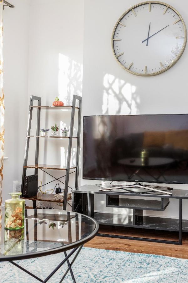Entire Lovely Family Home With Parking, Wifi, Netflix, Self Check-In Londyn Zewnętrze zdjęcie