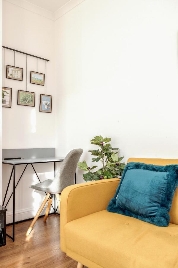Entire Lovely Family Home With Parking, Wifi, Netflix, Self Check-In Londyn Zewnętrze zdjęcie