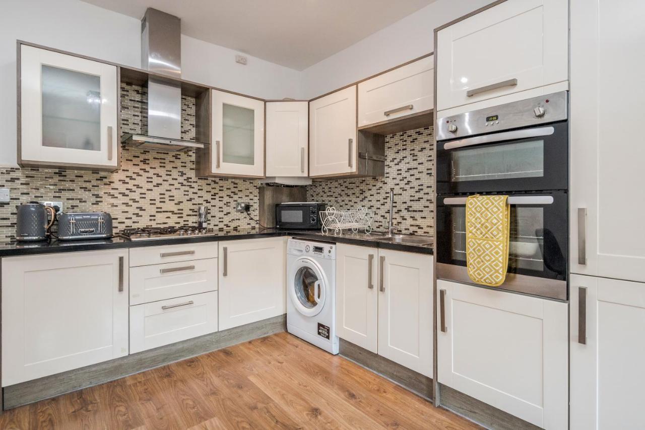 Entire Lovely Family Home With Parking, Wifi, Netflix, Self Check-In Londyn Zewnętrze zdjęcie